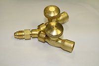 "Y" Connector w/ Shut-Off Valve for Argon VY, 5/8-18RH-EXT X 5/8-18RH-INT (W 411)